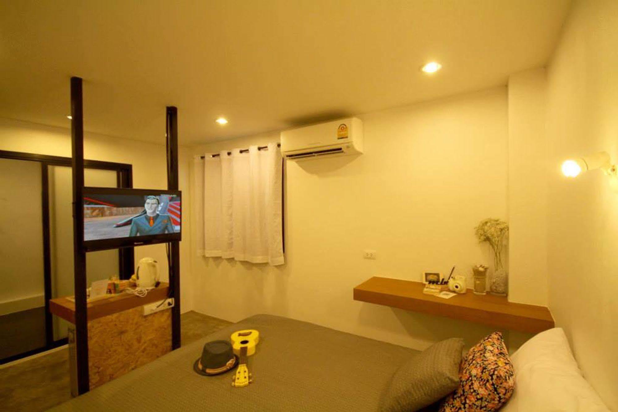Hostel Mbed Phuket Exteriér fotografie
